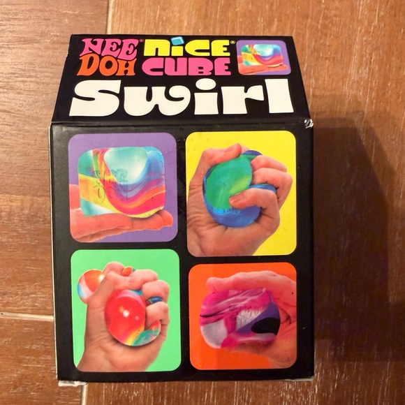 Nice Cube Swirl - Purple and Pink - Picture 4 of 4